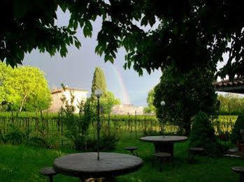 Agriturismo Radamez Monzambano Exteriör bild